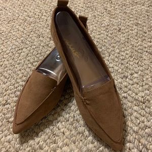 Lulus faux suede flat